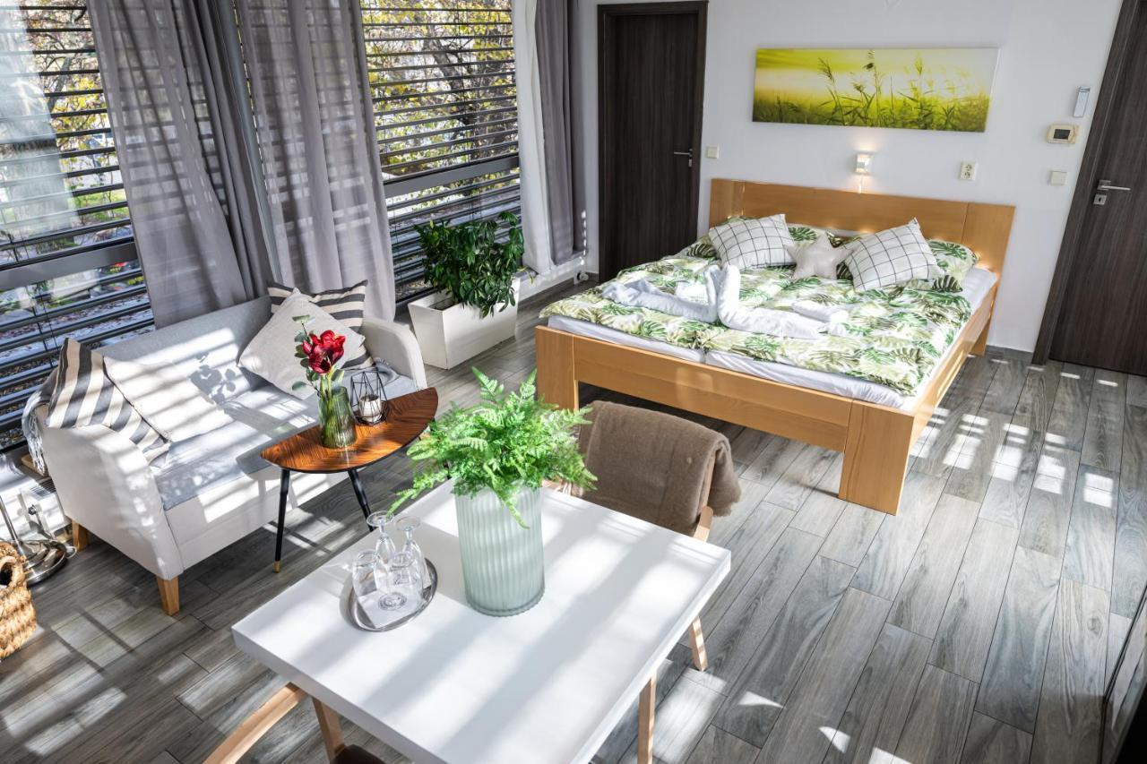 Atelier Lanna Bed & Breakfast Ceske Budejovice Bagian luar foto