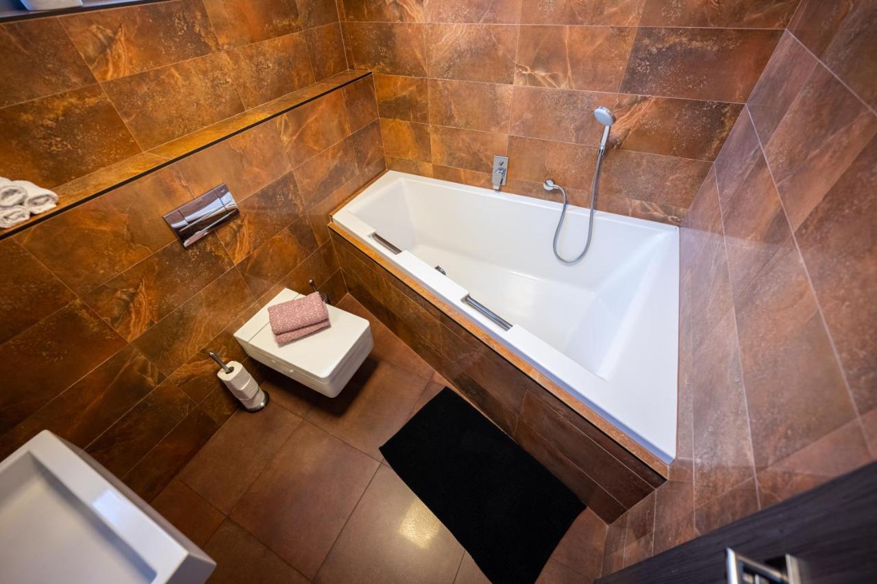 Atelier Lanna Bed & Breakfast Ceske Budejovice Bagian luar foto